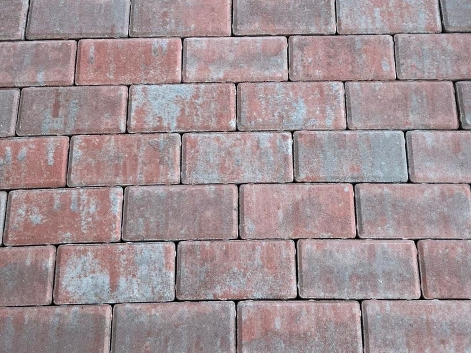 SUPER RECTANGLE pavers in a rose and light grey colour mix